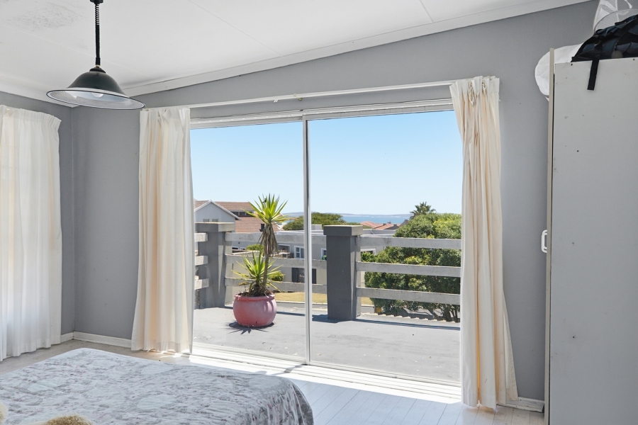 5 Bedroom Property for Sale in Myburgh Park Western Cape